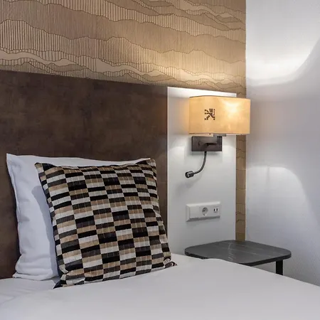 Hotel De Roode Leeuw 4*