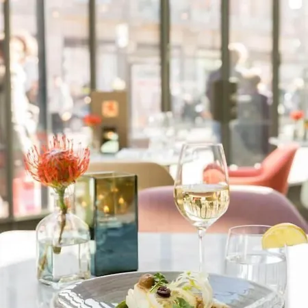 Hotel De Roode Leeuw 4*