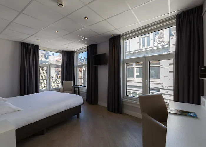 De Roode Leeuw Hotel 4*