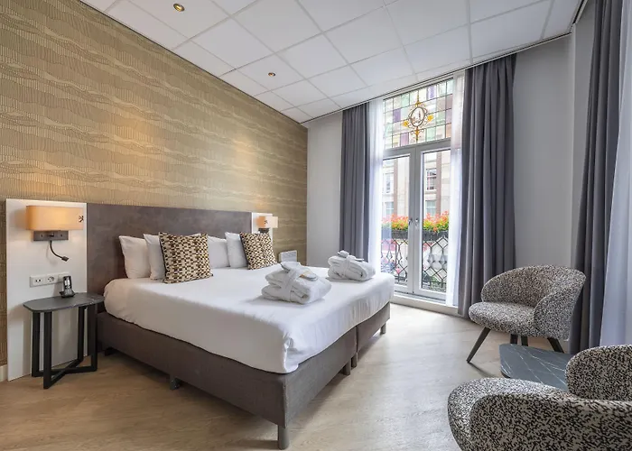 Hotel De Roode Leeuw 4*