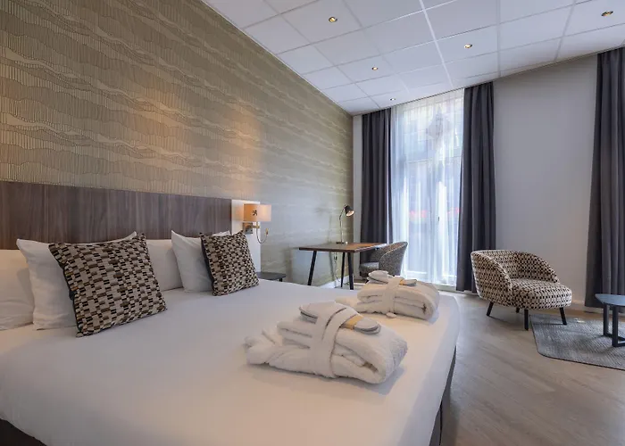De Roode Leeuw Hotel 4*