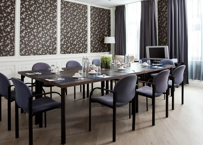 Hotel De Roode Leeuw 4*