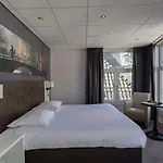 Hotel De Roode Leeuw