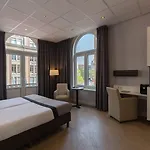 De Roode Leeuw 4*