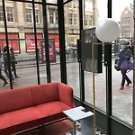 Hotel De Roode Leeuw