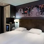 Отель De Roode Leeuw