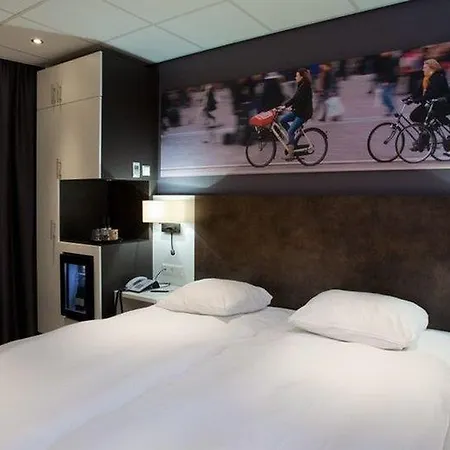 Ξενοδοχείο De Roode Leeuw 4*