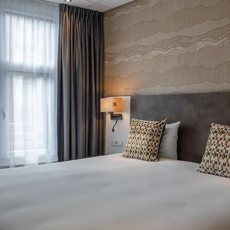 De Roode Leeuw 4*