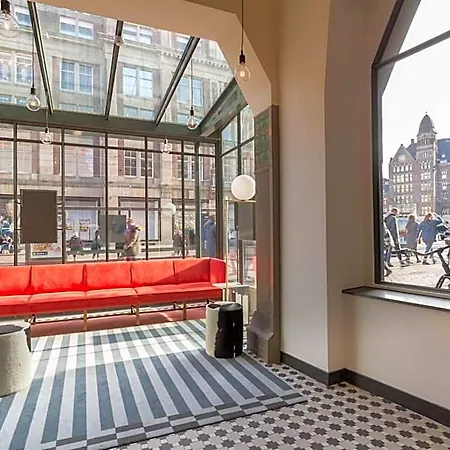 Hotel De Roode Leeuw