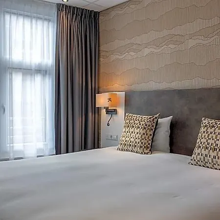 De Roode Leeuw 4*
