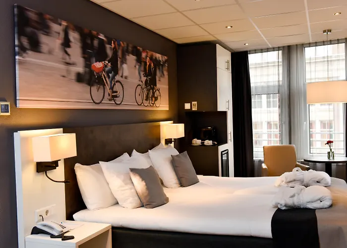 De Roode Leeuw Hotel 4*