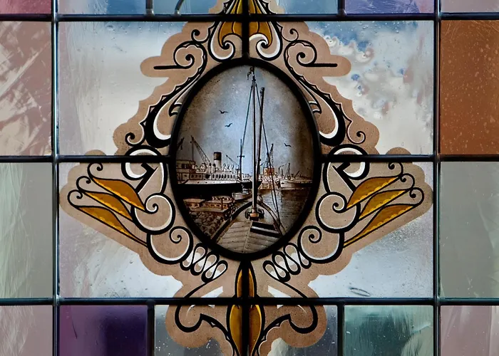 デ ローデ レーウ ホテル 4*