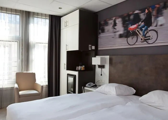 ホテル デ ローデ レーウ