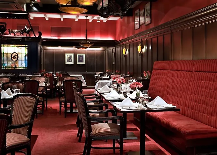 Hotel De Roode Leeuw 4*